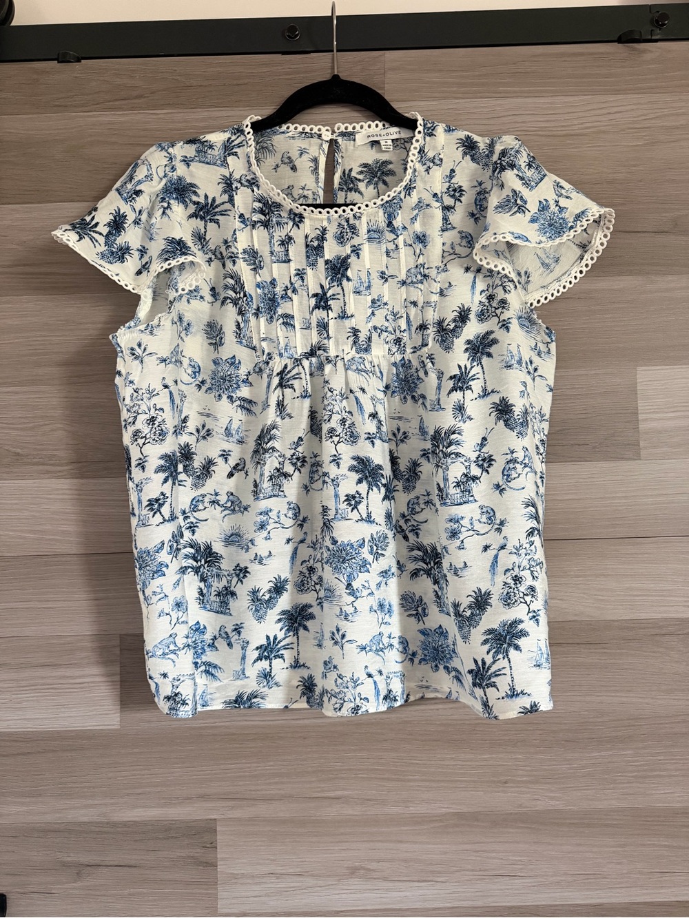 Rose + Olive Toile Print Flutter Sleeve Blouse Size M